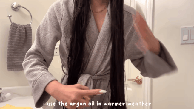 Blogger chia sẻ chiêu dưỡng tóc bóng khỏe, đẹp hơn mỗi ngày: Lạ nhất là tip gội đầu 1 lần/tuần- Ảnh 7.