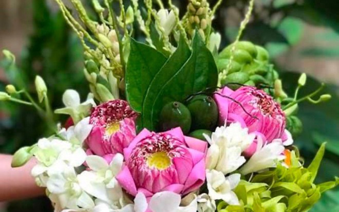 Rộ "mốt" cúng hoa bưởi, hoa cau ngày rằm tháng Giêng: Vì sao 2 loài hoa này được chuộng?