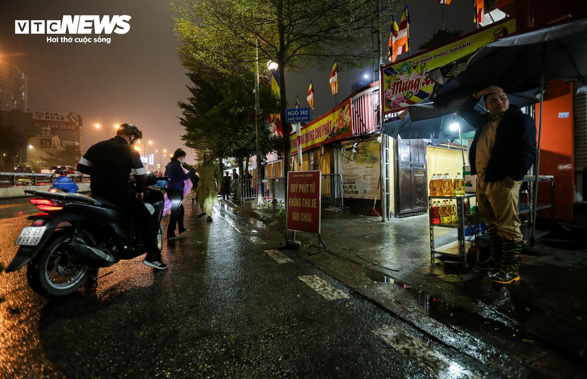 Chùa Phúc Khánh khác lạ trong lễ cầu an rằm tháng Giêng - Ảnh 1. Chùa Phúc Khánh khác lạ trong lễ cầu an rằm tháng Giêng - Ảnh 1.