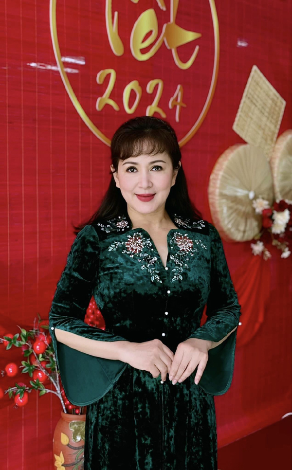 Hôn nhân đời thực của mỹ nhân Hà thành xưa: 'Bà cố vấn' NSND Minh Hòa kín tiếng giữ bình yên - Ảnh 9.