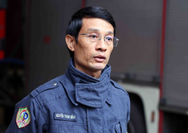 Chiến sĩ PCCC kể phút cứu 3 người mắc kẹt trong đám cháy ở Hà Nội - Ảnh 3.