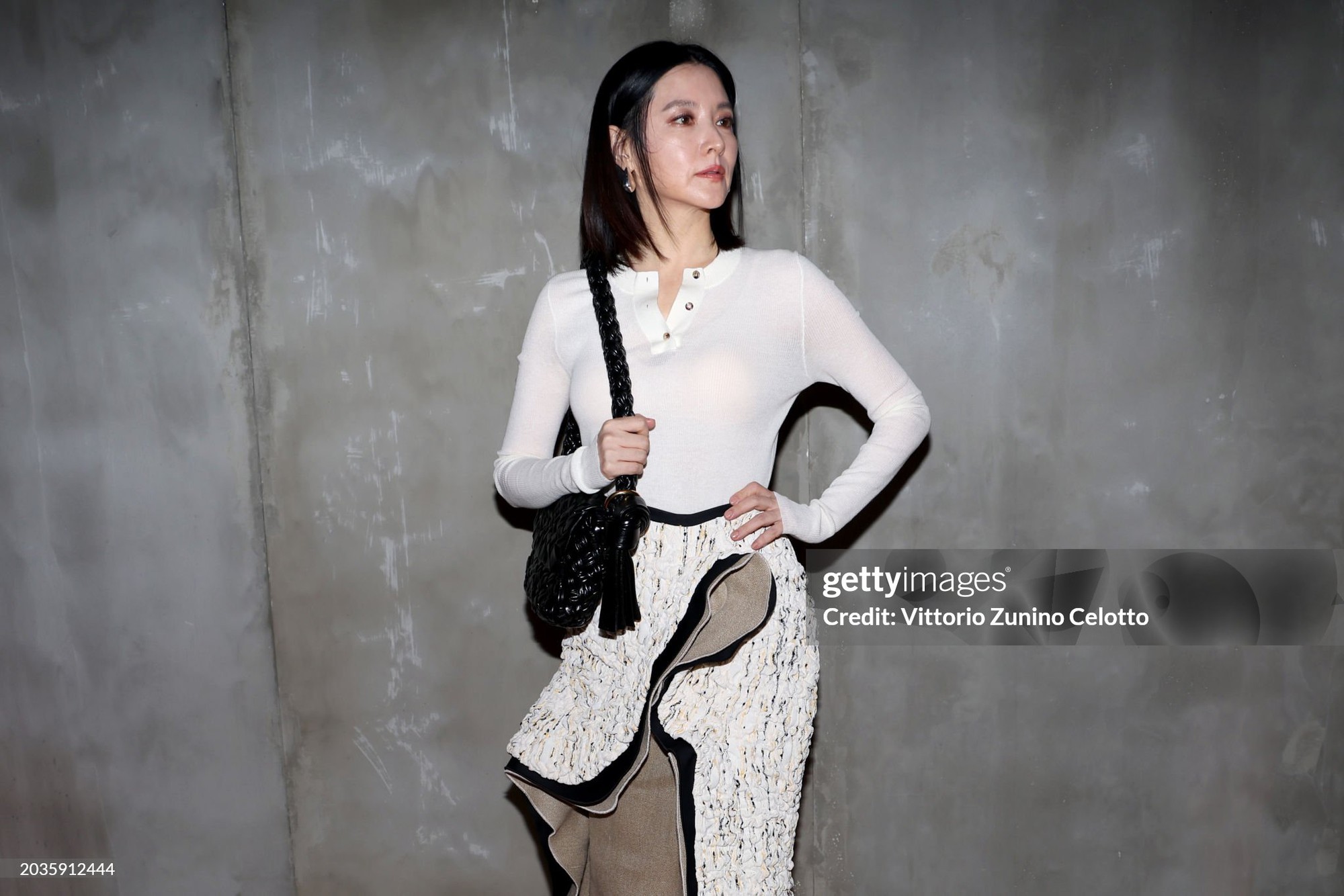 Lee Young Ae vẫn đẹp nhưng lộ dấu hiệu lão hóa trước Getty Images, cùng dàn mỹ nam Châu Á đổ bộ show Bottega Veneta- Ảnh 1.