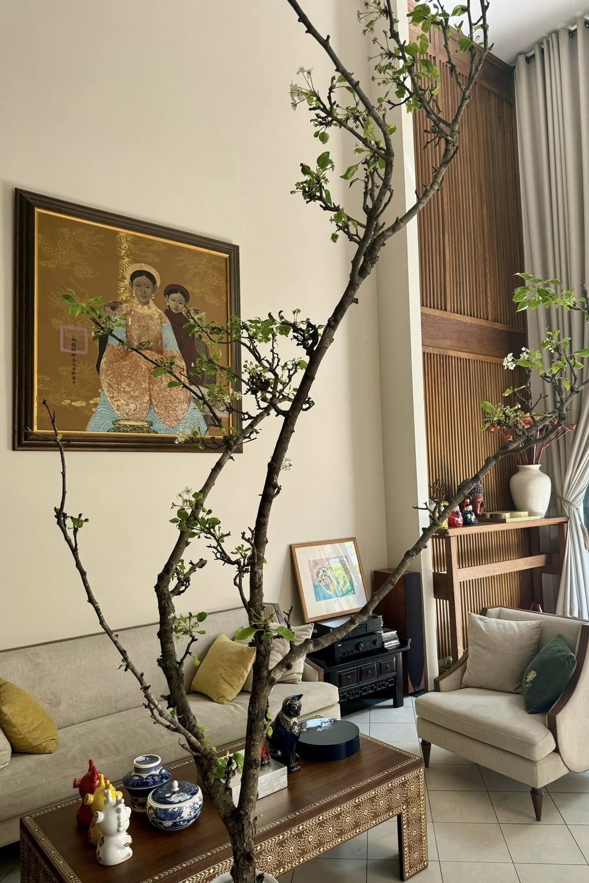 Nhà phố 400 m2 Quang Dũng sống cùng mẹ ở Sài Gòn - Ảnh 5.