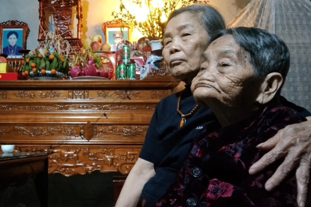 Cụ bà 103 tuổi vượt 300km về quê giỗ mẹ và câu nói đầy xót xa - Ảnh 3.