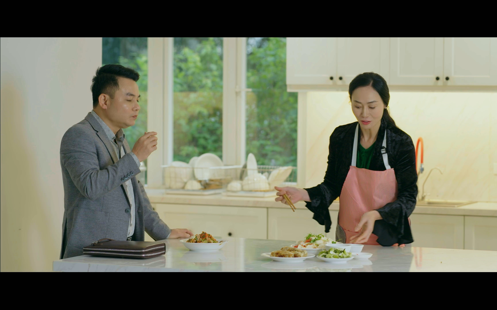 Diễn viên Quách Thu Phương và Trịnh Mai Nguyên tiếp tục là vợ chồng trong phim "Lỡ hẹn với ngày xanh" của VTV