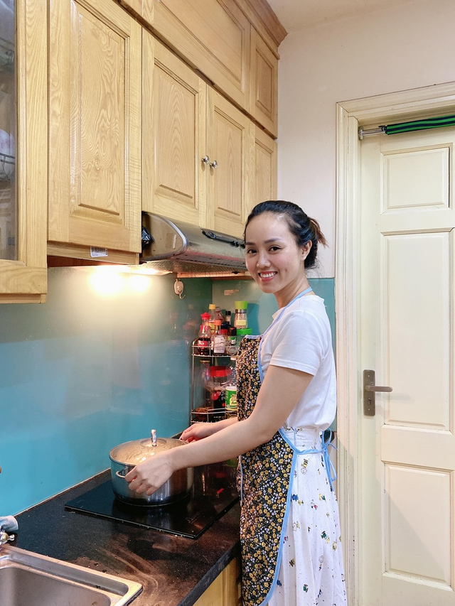 Nàng dâu đảm Vbiz vào bếp ngày Tết: Phương Oanh và vợ NSND Công Lý gợi ý món ăn vừa ngon vừa dễ làm - Ảnh 8.
