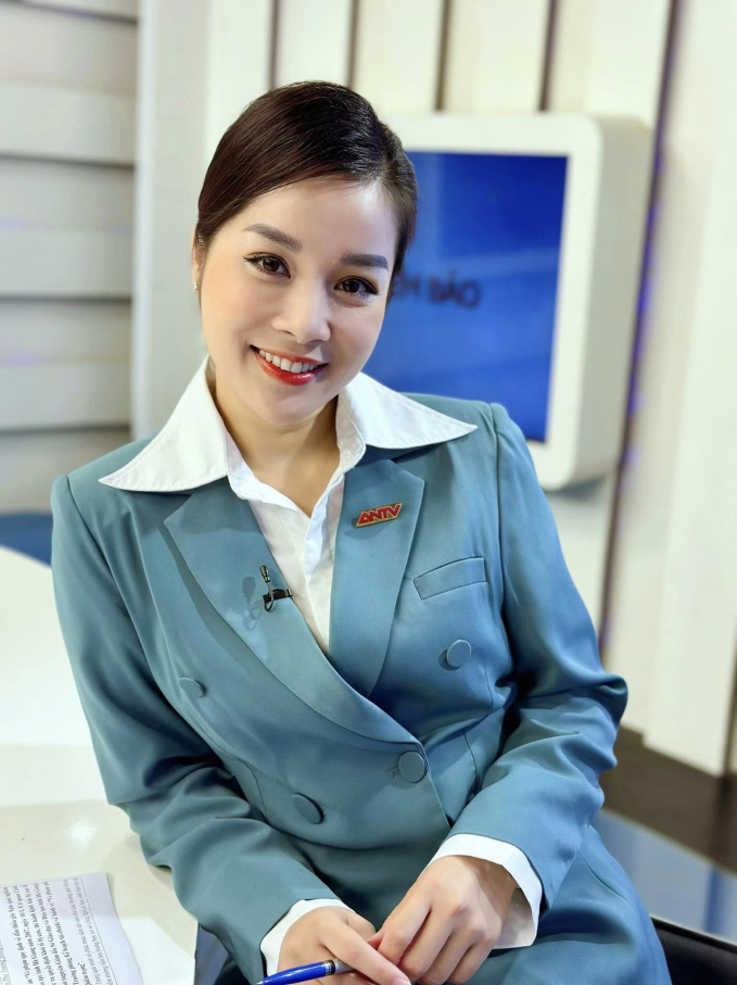 Ngắm trọn không gian nhà ngày Tết của thượng úy, BTV, diễn viên nữ chính 'Nhật ký Vàng Anh' Minh Hương
