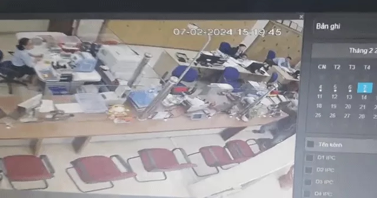 Người đàn ông bịt kín mặt, mang súng đi cướp ngân hàng ở Lâm Đồng