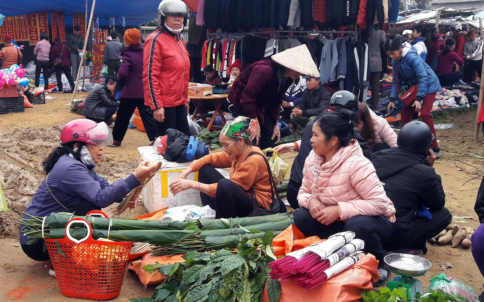 Độc đáo "phiên chợ ngày Xuân" của người đồng bào dân tộc ở Bắc Kạn