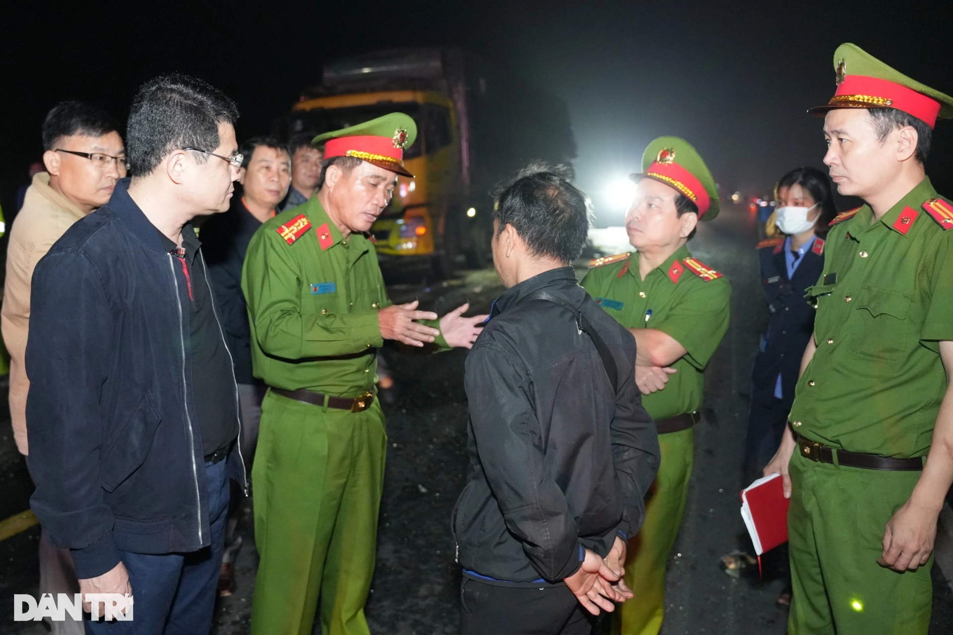 Hiện trường tai nạn thảm khốc trên cao tốc Cam Lộ - La Sơn - Ảnh 10.