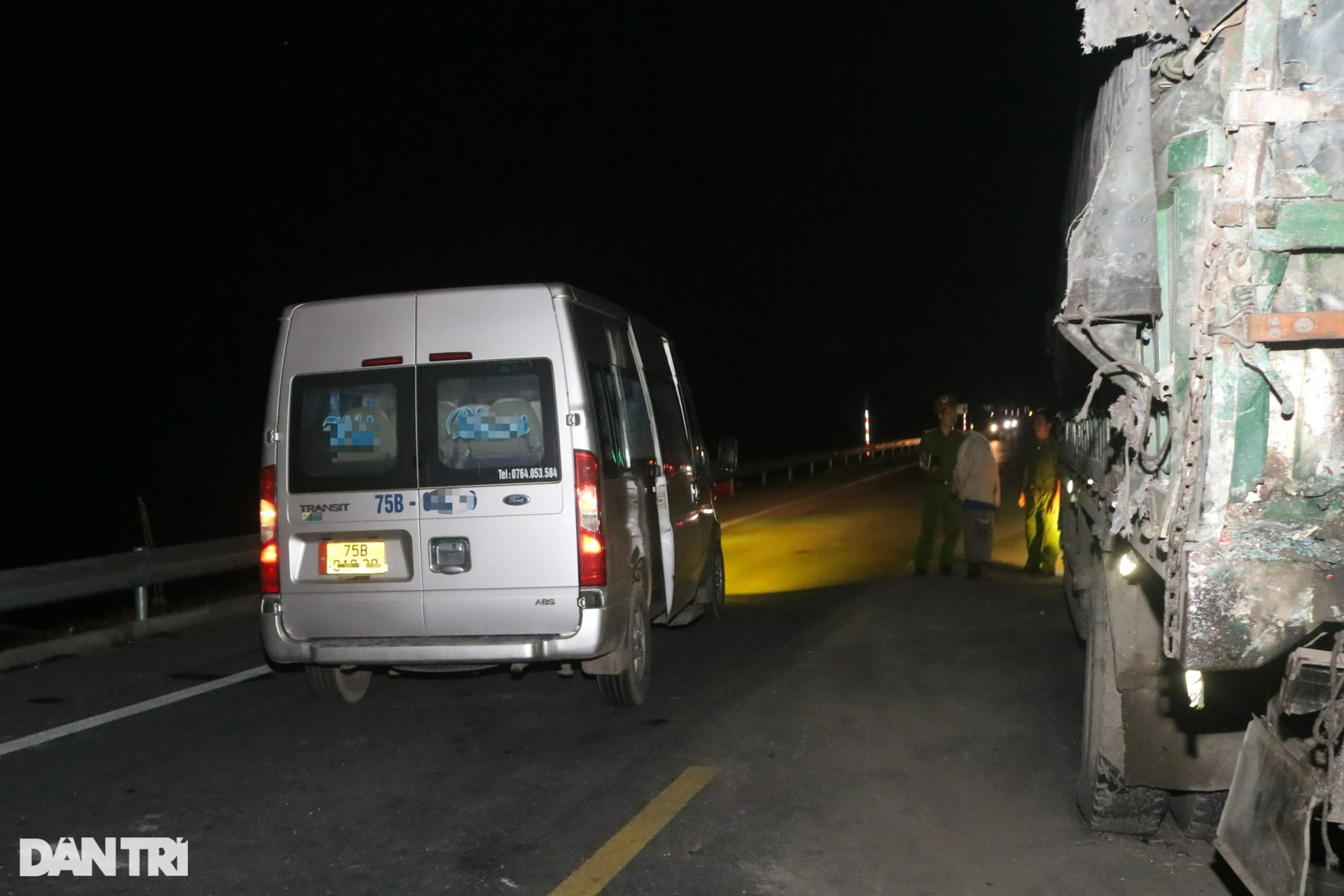 Hiện trường tai nạn thảm khốc trên cao tốc Cam Lộ - La Sơn - Ảnh 5.