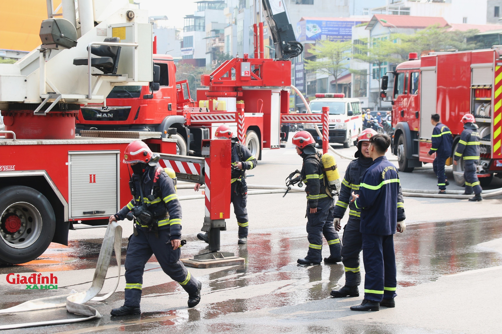 Hé lộ nguyên nhân cháy lớn tại tòa nhà 9 tầng tại ngã 5 nổi tiếng Hà Nội- Ảnh 6.
