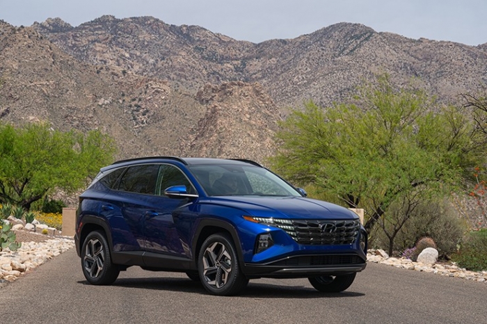 Giá lăn bánh xe Hyundai Tucson mới nhất: Rẻ gần nhất phân khúc, Honda CR-V và Mazda CX-5 có còn thế thượng phong như trước?
