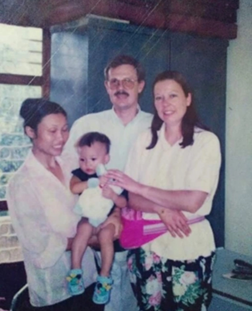 Cuộc trùng phùng xúc động của cô gái Pháp tìm được mẹ ruột Việt sau 21 năm - Ảnh 2. Cuộc trùng phùng xúc động của cô gái Pháp tìm được mẹ ruột Việt sau 21 năm - Ảnh 2.