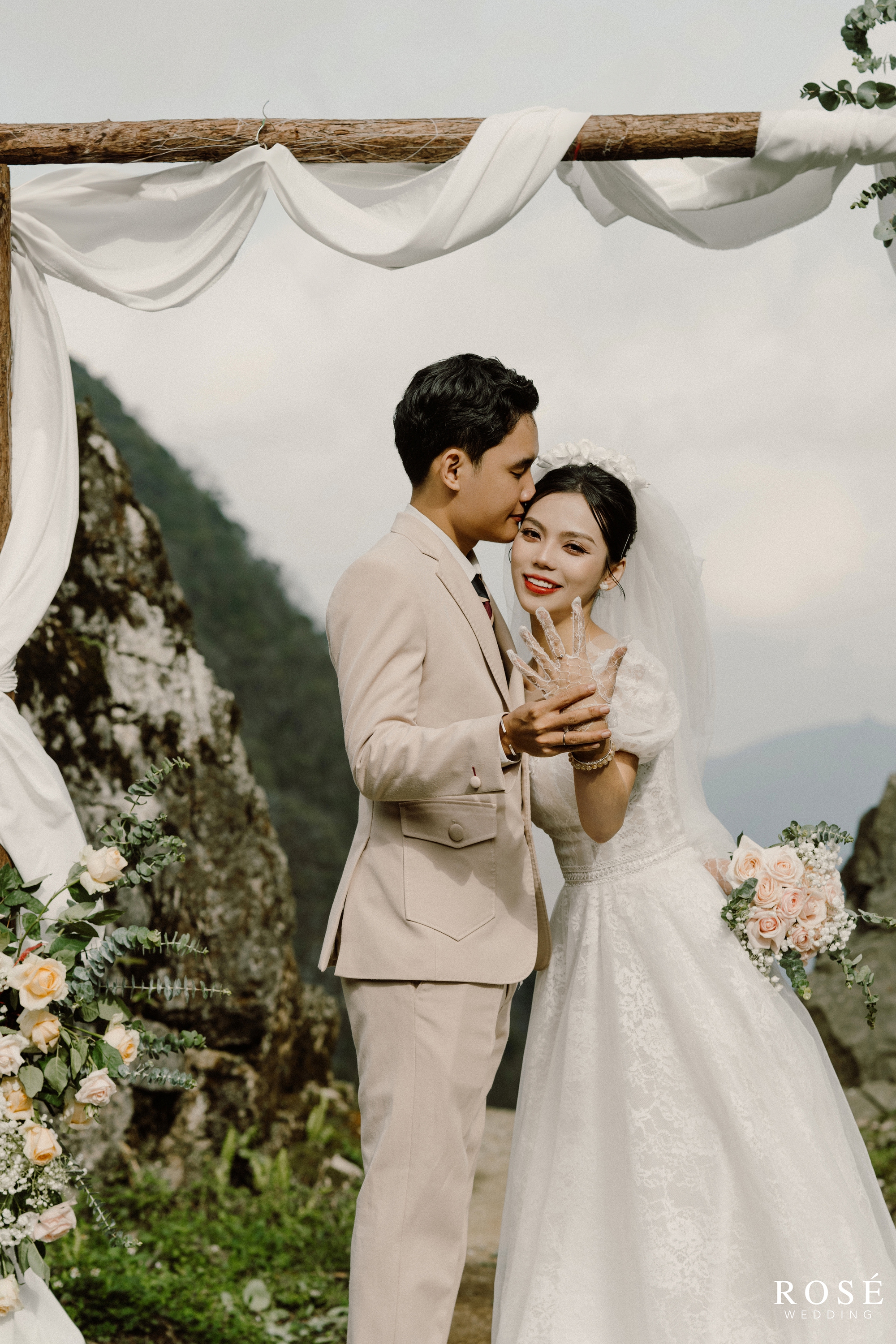 Bộ ảnh cưới tại Hà Giang đẹp mê mẩn của hot TikToker 30 triệu lượt thích- Ảnh 9.