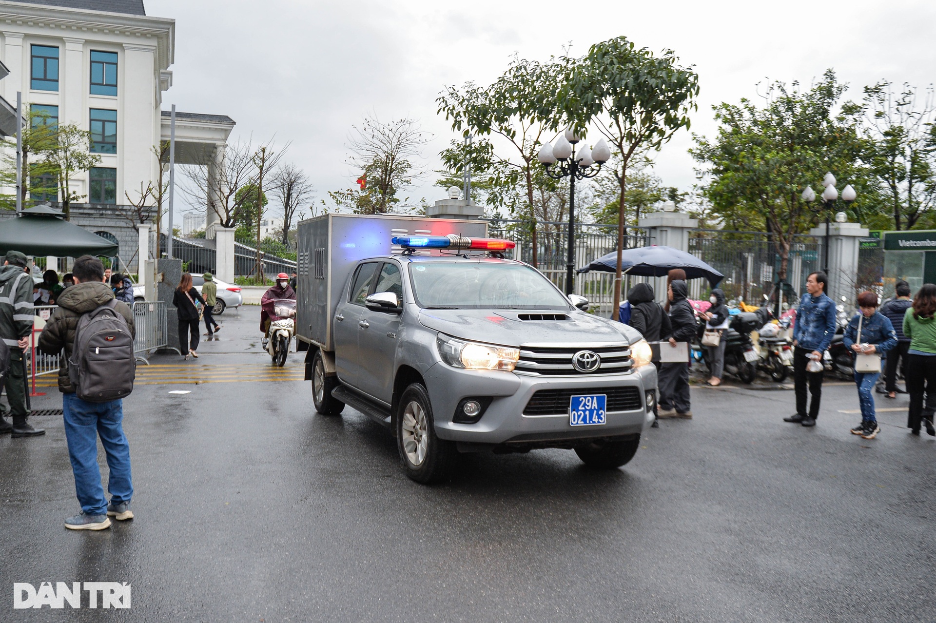 Hàng nghìn bị hại tới dự phiên tòa Tân Hoàng Minh - Ảnh 1.