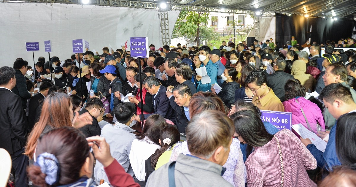 Hàng nghìn bị hại tới dự phiên tòa Tân Hoàng Minh