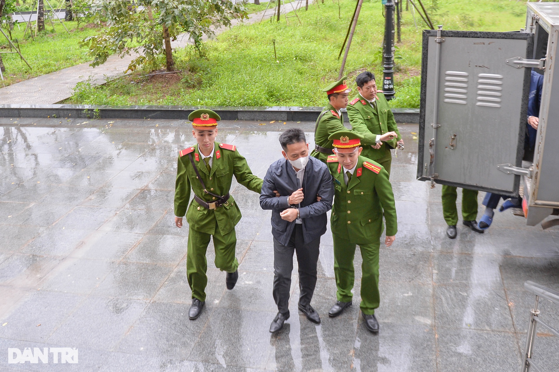 Hàng nghìn bị hại tới dự phiên tòa Tân Hoàng Minh - Ảnh 2.