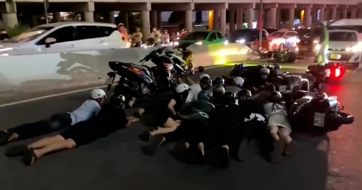 Tụ tập đua xe trên cầu Sài Gòn, 36 người bị đề nghị truy tố