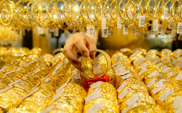Giá vàng hôm nay ngày 2/3: Vàng SJC tăng sốc, chạm mốc 81 triệu đồng/lượng