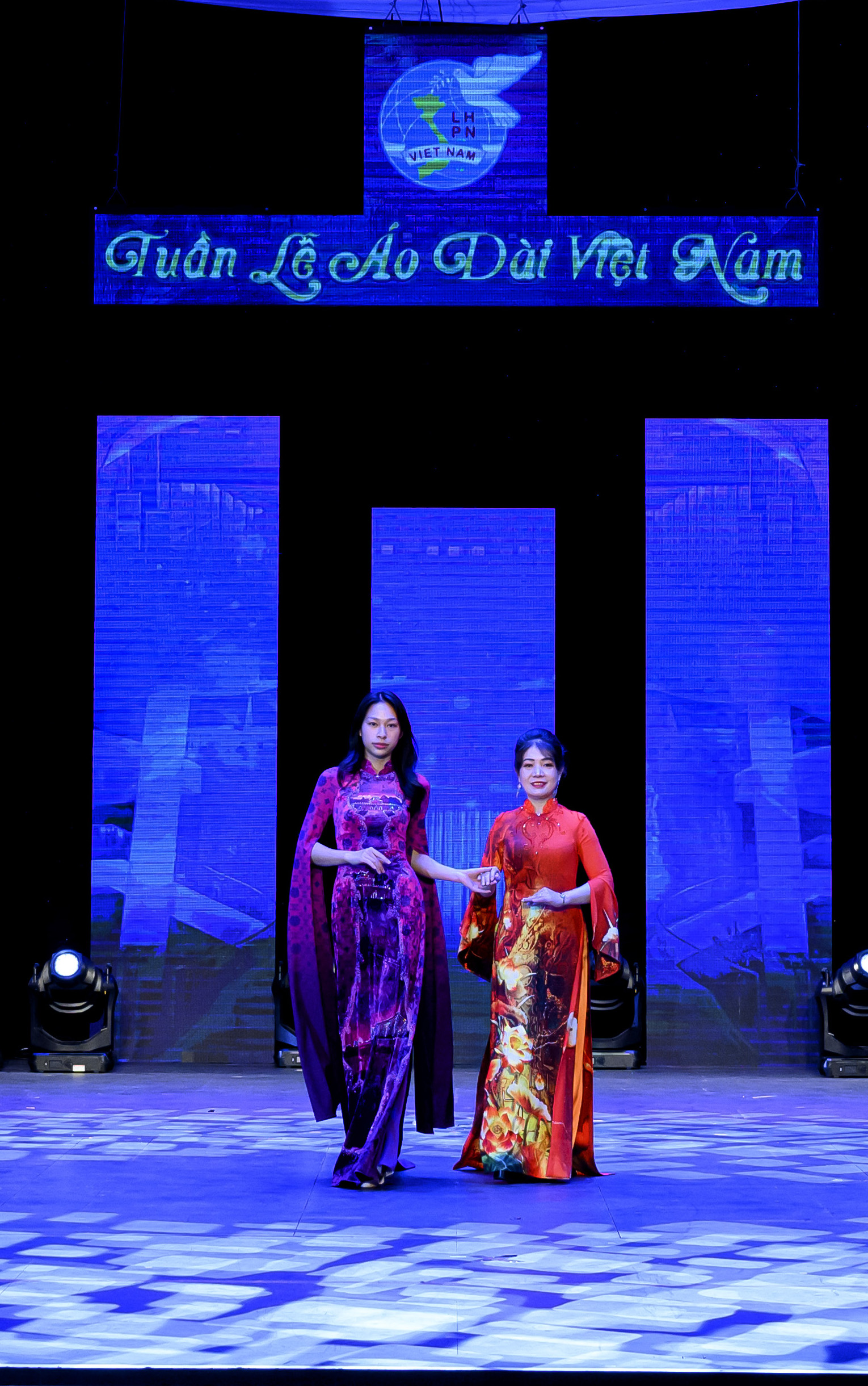 Mãn nhãn màn trình diễn áo dài của 57 NTK tại Tuần lễ áo dài Việt Nam 2024 - Ảnh 6.