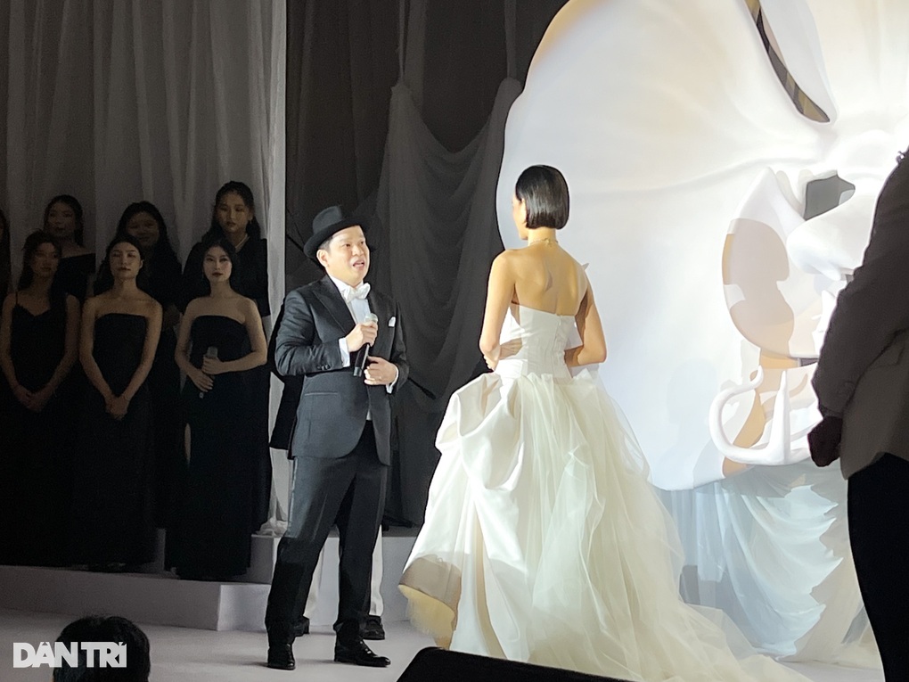 Lễ cưới người mẫu Tuyết Lan: Không gian đặc biệt, cô dâu chia sẻ xúc động - Ảnh 4.