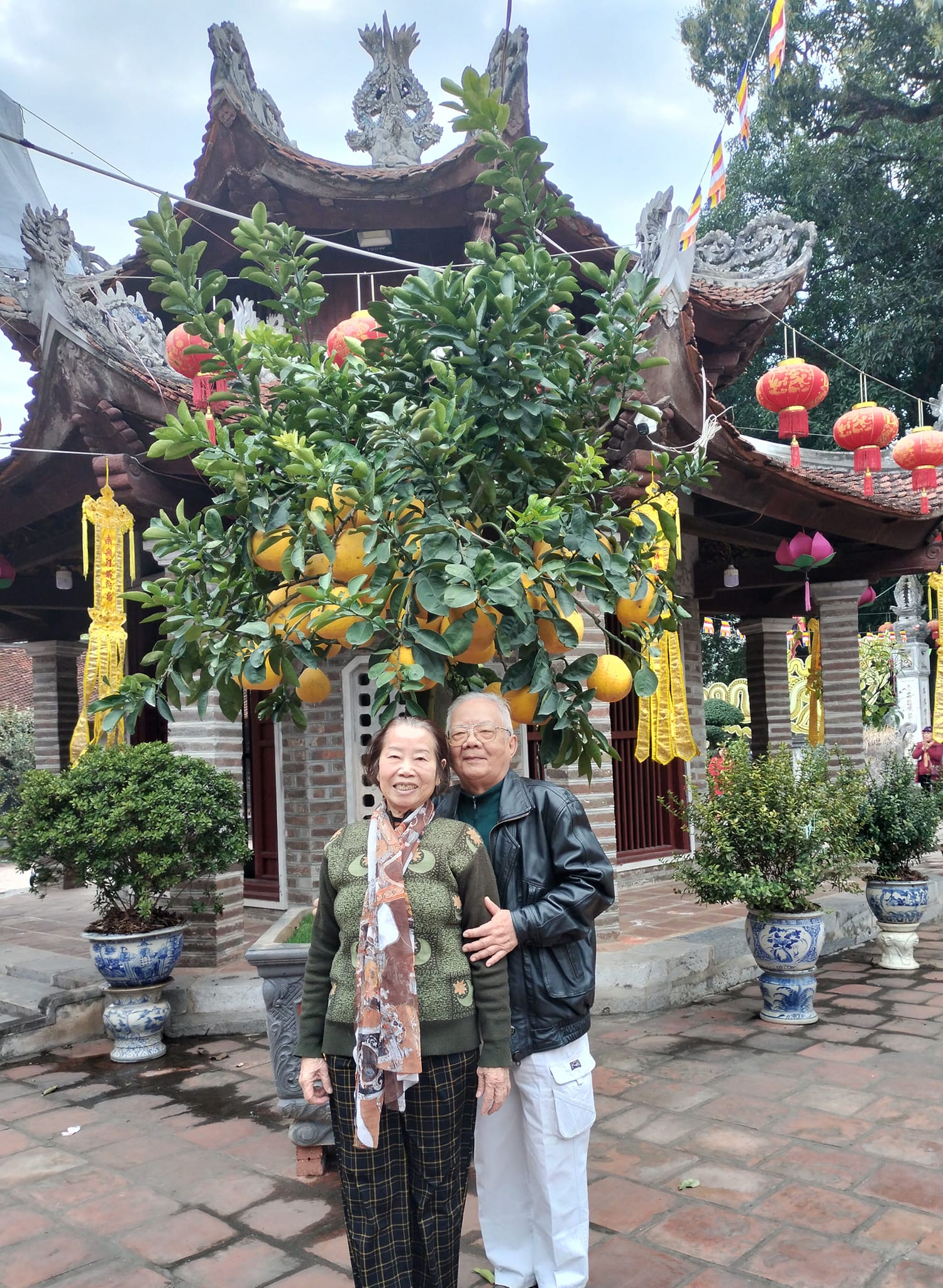 Cụ ông 85 tuổi ở Hà Nội yêu cụ bà 80 tuổi quen qua mạng: 