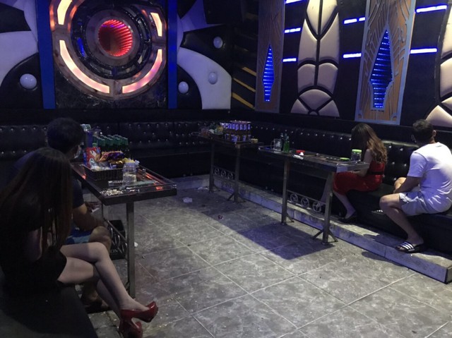 Giải cứu thành công nhóm thiếu nữ bị giam giữ trong quán karaoke- Ảnh 1.