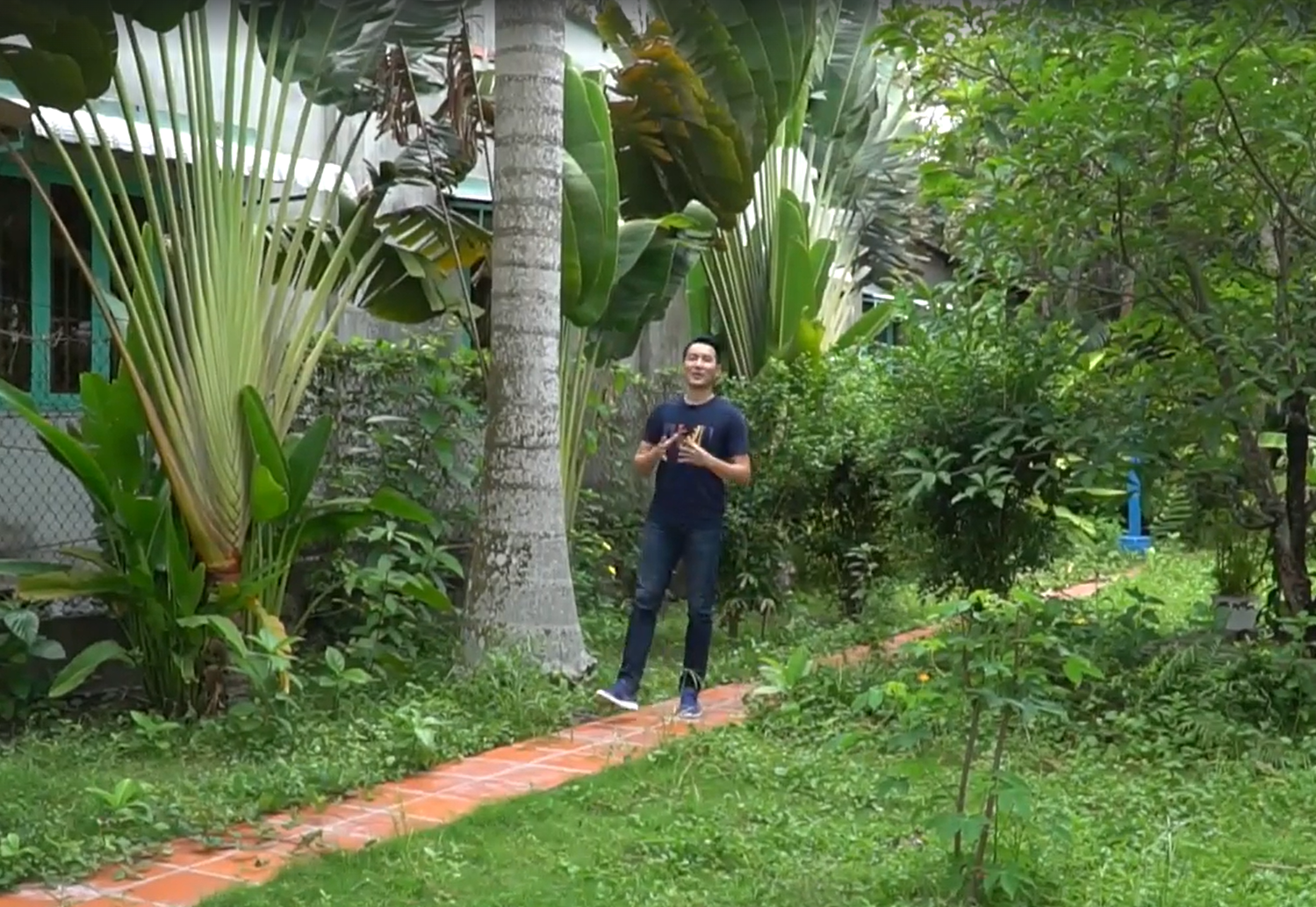 Nam ca sĩ Việt U50: Đẹp trai, sống chân thành, chưa vợ con, có biệt thự vườn 3.000 m2 tràn ngập cây xanh - Ảnh 4.