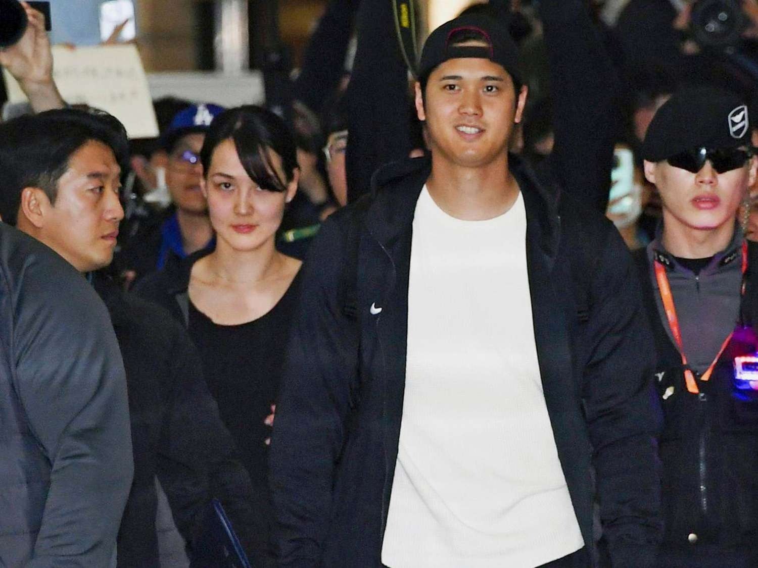 Người vợ bình thường của siêu sao bóng chày Nhật Bản khiến trái tim fan nữ 'tan nát' - Ảnh 5.