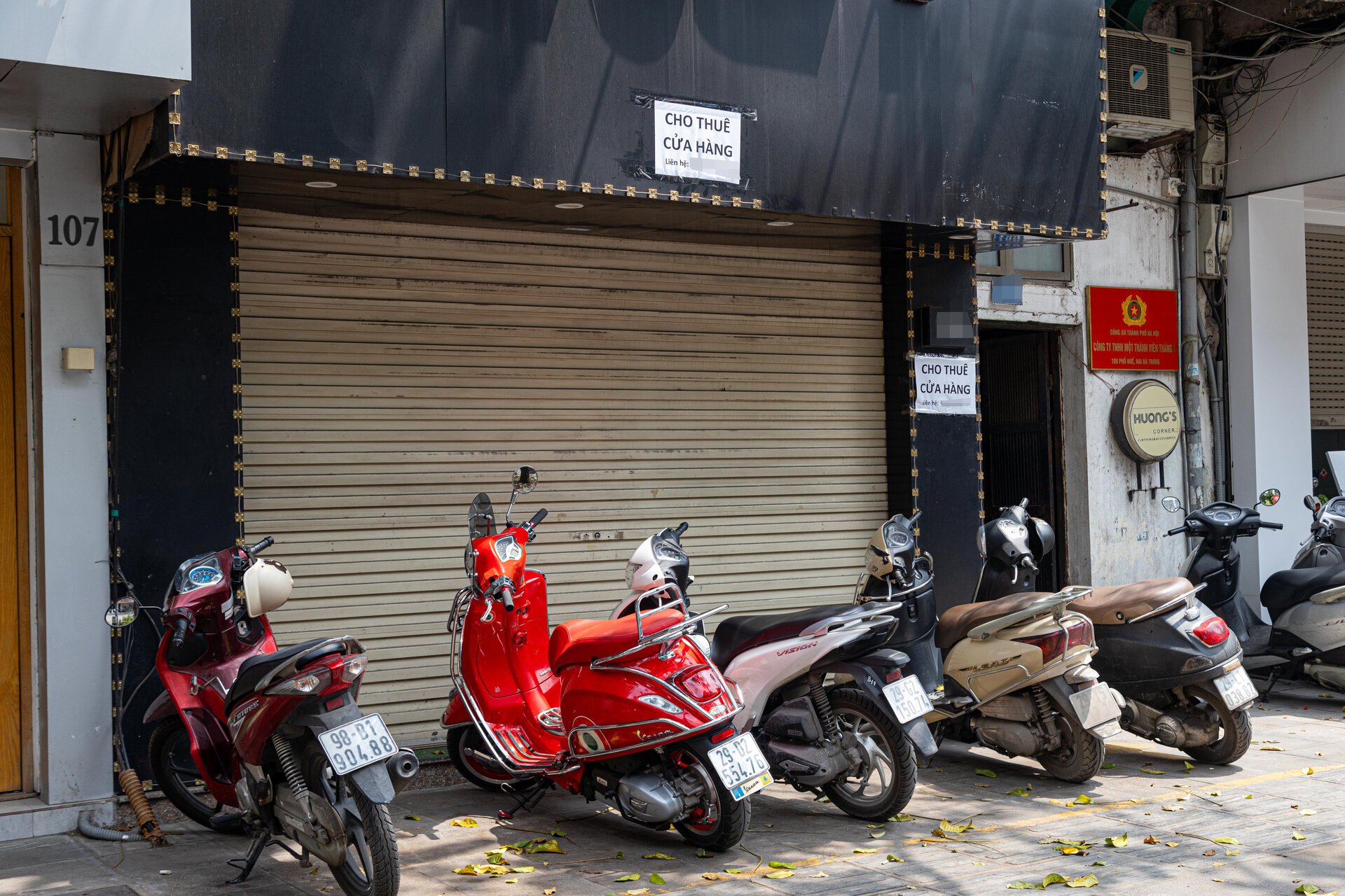 Hàng chục cửa hàng trên đất vàng phố Huế, Hà Nội đóng cửa, treo biển cho thuê - Ảnh 13.