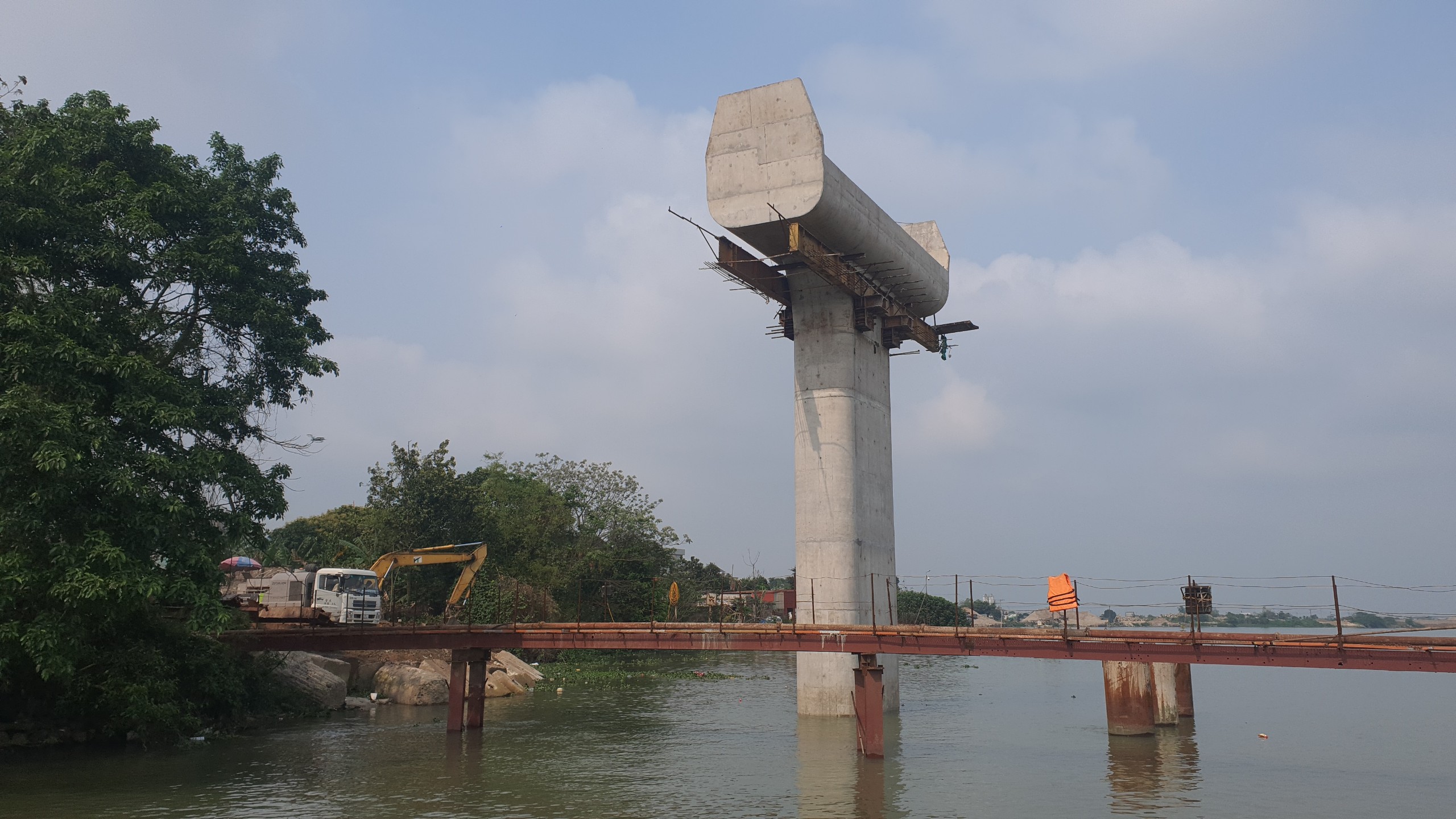 Sau hơn một năm thi công, cầu vượt sông lớn ở Nam Định lộ diện ra sao?- Ảnh 10.