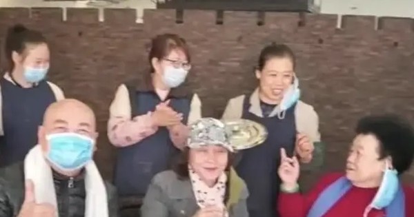 Cuộc sống của "Đường Tăng" Tr&igrave; Trọng Thụy v&agrave; vợ tỷ ph&uacute;