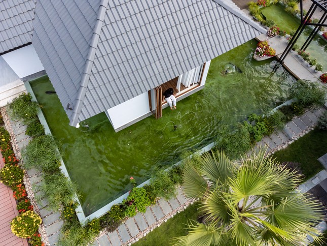 Nhà vườn Tây Ninh thiết kế phòng ngủ đặc biệt lửng lơ trên mặt nước - Ảnh 7.