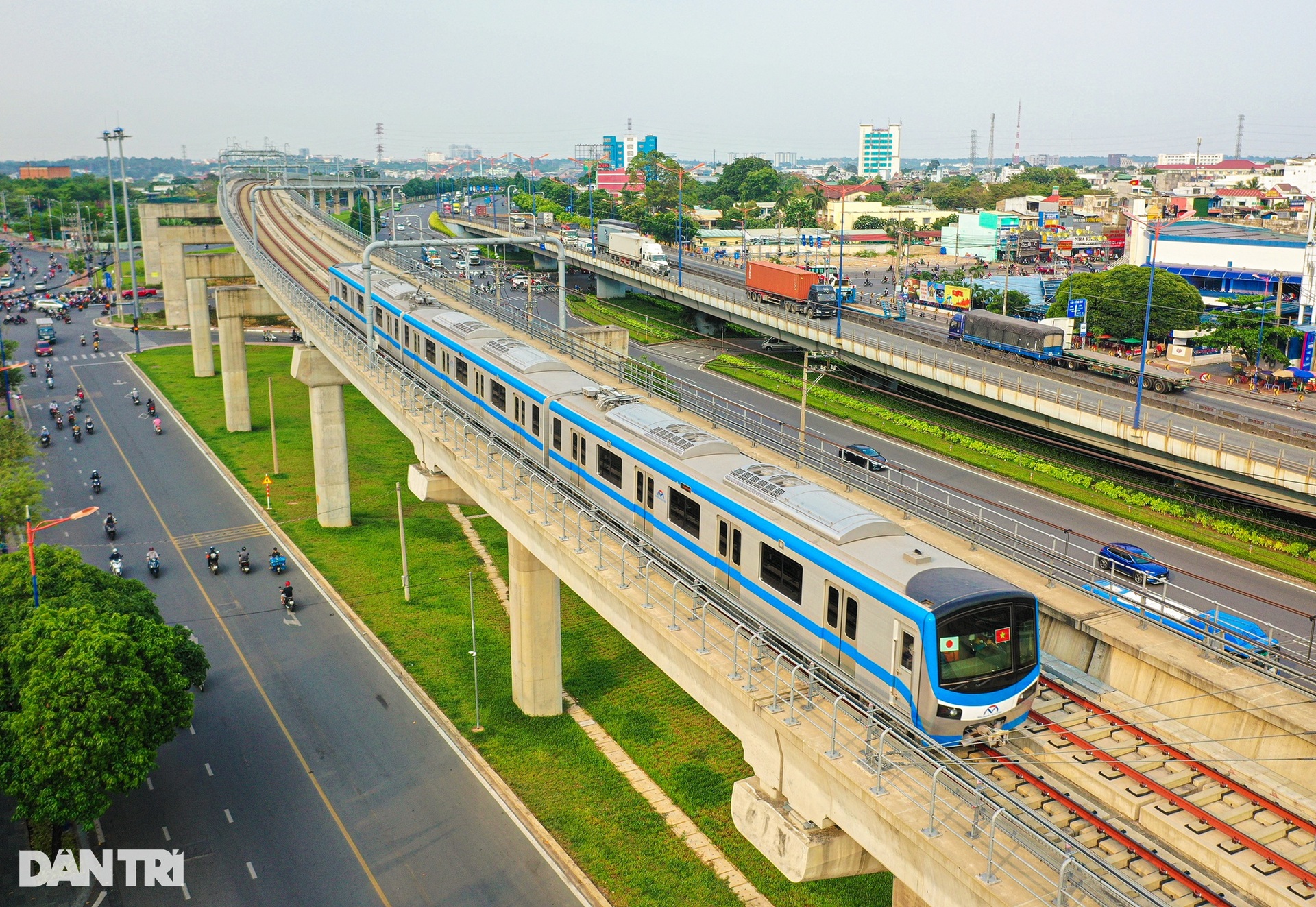 2 nữ lái tàu metro duy nhất của Hà Nội và TPHCM - Ảnh 16.