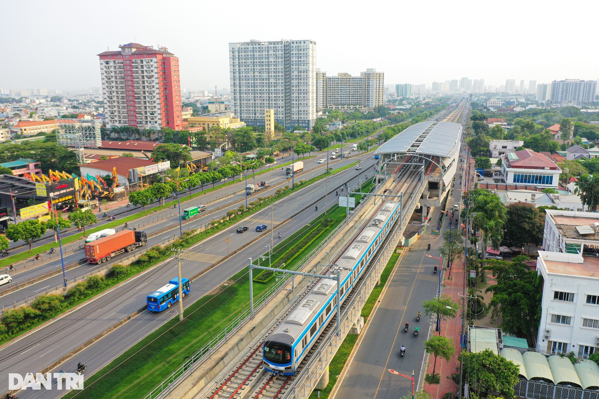 2 nữ lái tàu metro duy nhất của Hà Nội và TPHCM - Ảnh 10.