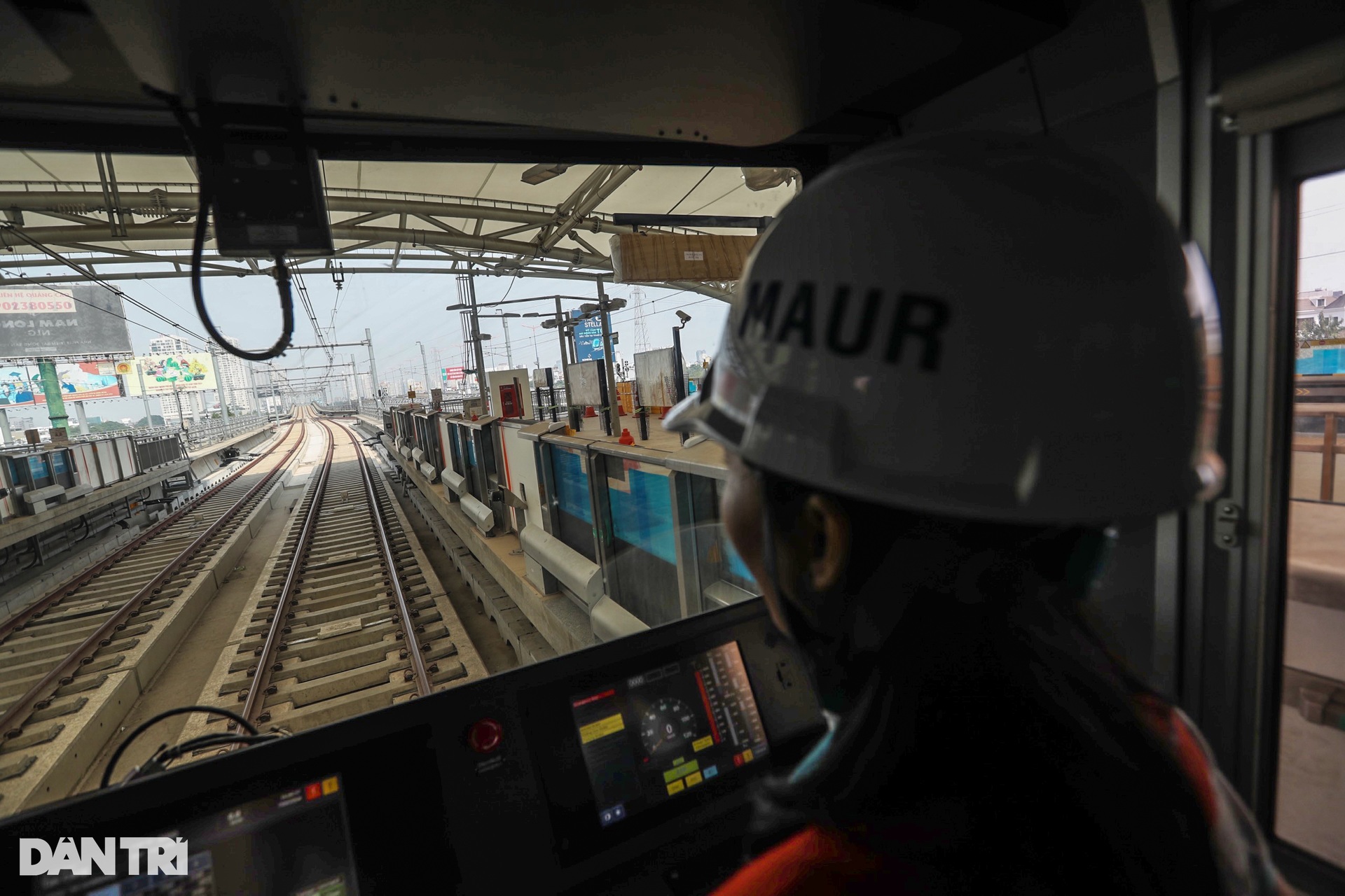 2 nữ lái tàu metro duy nhất của Hà Nội và TPHCM - Ảnh 15.