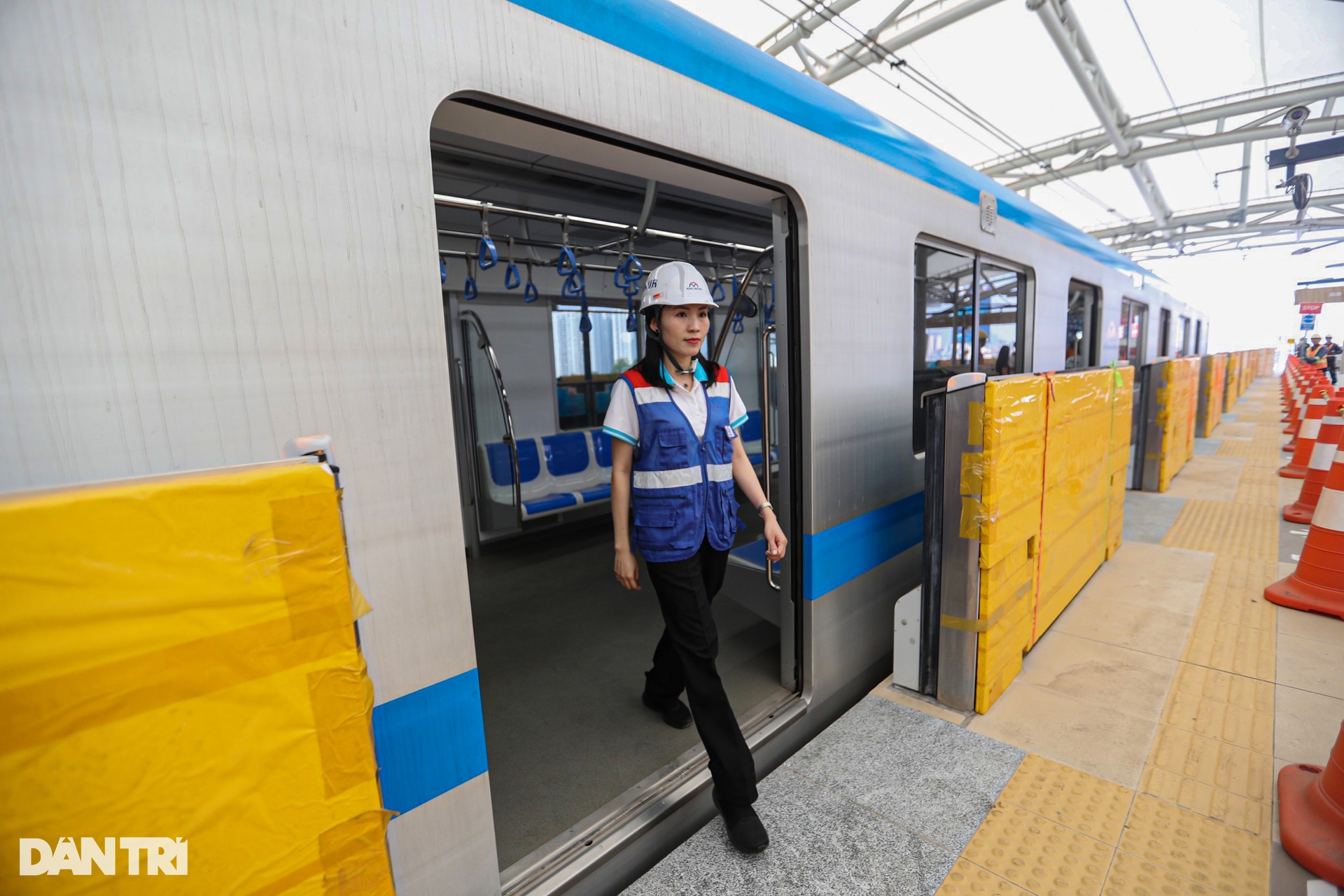 2 nữ lái tàu metro duy nhất của Hà Nội và TPHCM - Ảnh 14.