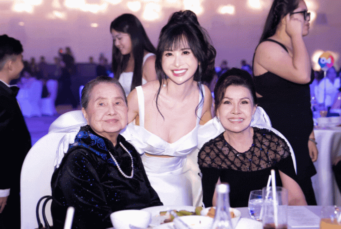 Luôn bị nghi ngờ về danh phận, con dâu tập đoàn nghìn tỷ tung tin nhắn với nhân vật quyền lực nhất nhà để làm rõ tất cả - Ảnh 4. Luôn bị nghi ngờ về danh phận, con dâu tập đoàn nghìn tỷ tung tin nhắn với nhân vật quyền lực nhất nhà để làm rõ tất cả - Ảnh 4.