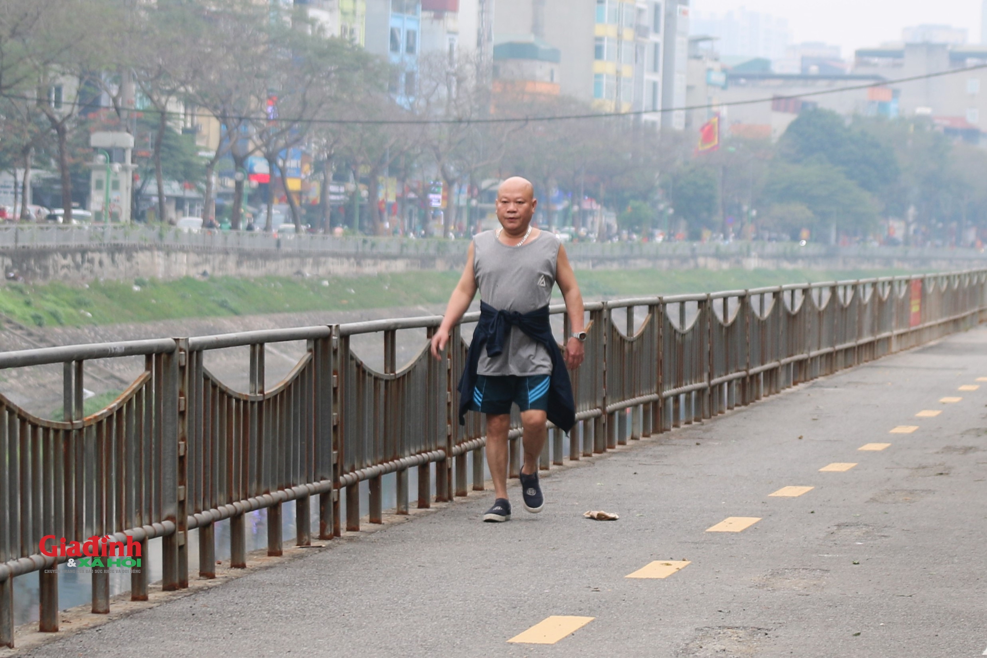 Hiện trạng tuyến đường dành riêng cho xe đạp ở Hà Nội ra sao sau hơn một tháng thí điểm- Ảnh 7.