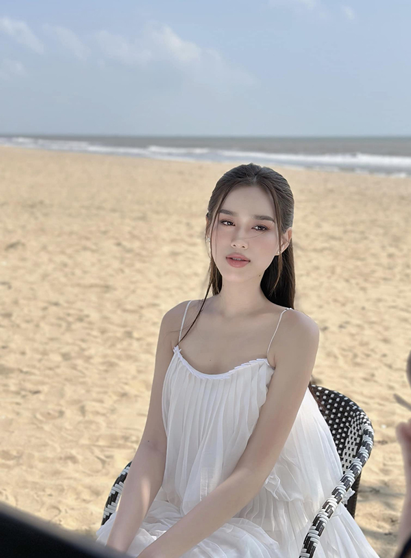 Hoa hậu Việt Nam vừa bị đồn hẹn hò thiếu gia Quảng Bình lộ bí quyết giữ dáng ai cũng nên tham khảo - Ảnh 9.