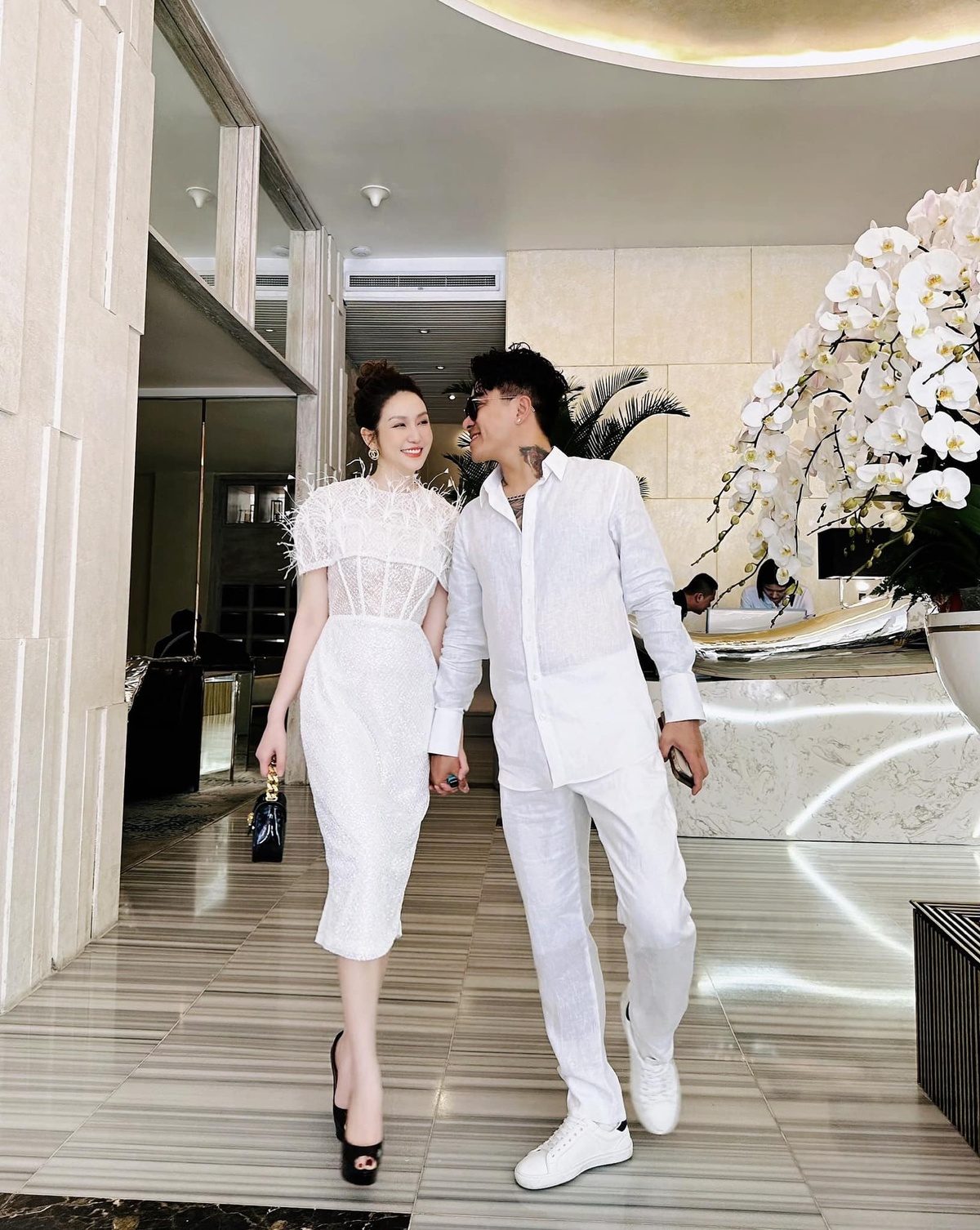 Tiểu thư Hà thành vừa kỷ niệm 10 năm ngày cưới với chồng ca sĩ hơn 12 tuổi: Sở hữu toàn BĐS đắc địa, xe hơi tiền tỷ, U35 viên mãn - Ảnh 5.