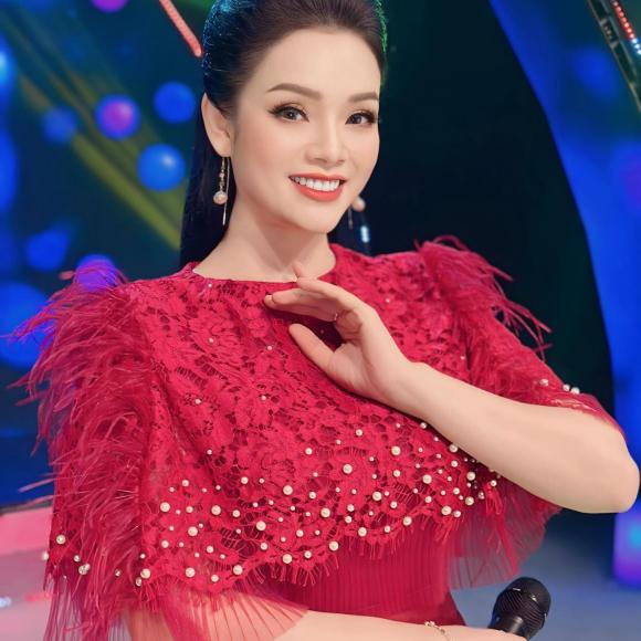 Nữ NSƯT, Phó trưởng khoa Thanh nhạc gây bất ngờ khi liên tiếp rao bán nhà ở Hà Nội - Ảnh 1. Nữ NSƯT, Phó trưởng khoa Thanh nhạc gây bất ngờ khi liên tiếp rao bán nhà ở Hà Nội - Ảnh 1.