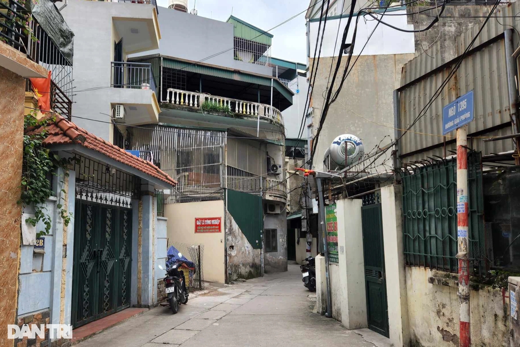 Giá nhà diện tích nhỏ trong ngõ ở Hà Nội ngang ngửa biệt thự - Ảnh 2.