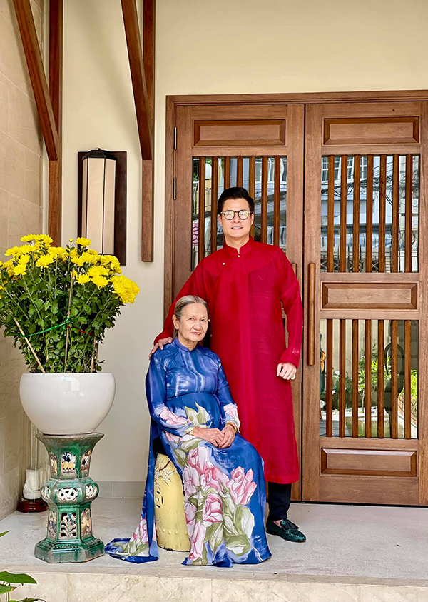 Nam ca sĩ gốc Quy Nhơn nổi tiếng 'Làn sóng xanh' năm 2000: U50 mua biệt thự 400m2 tặng mẹ, sống độc thân- Ảnh 9.
