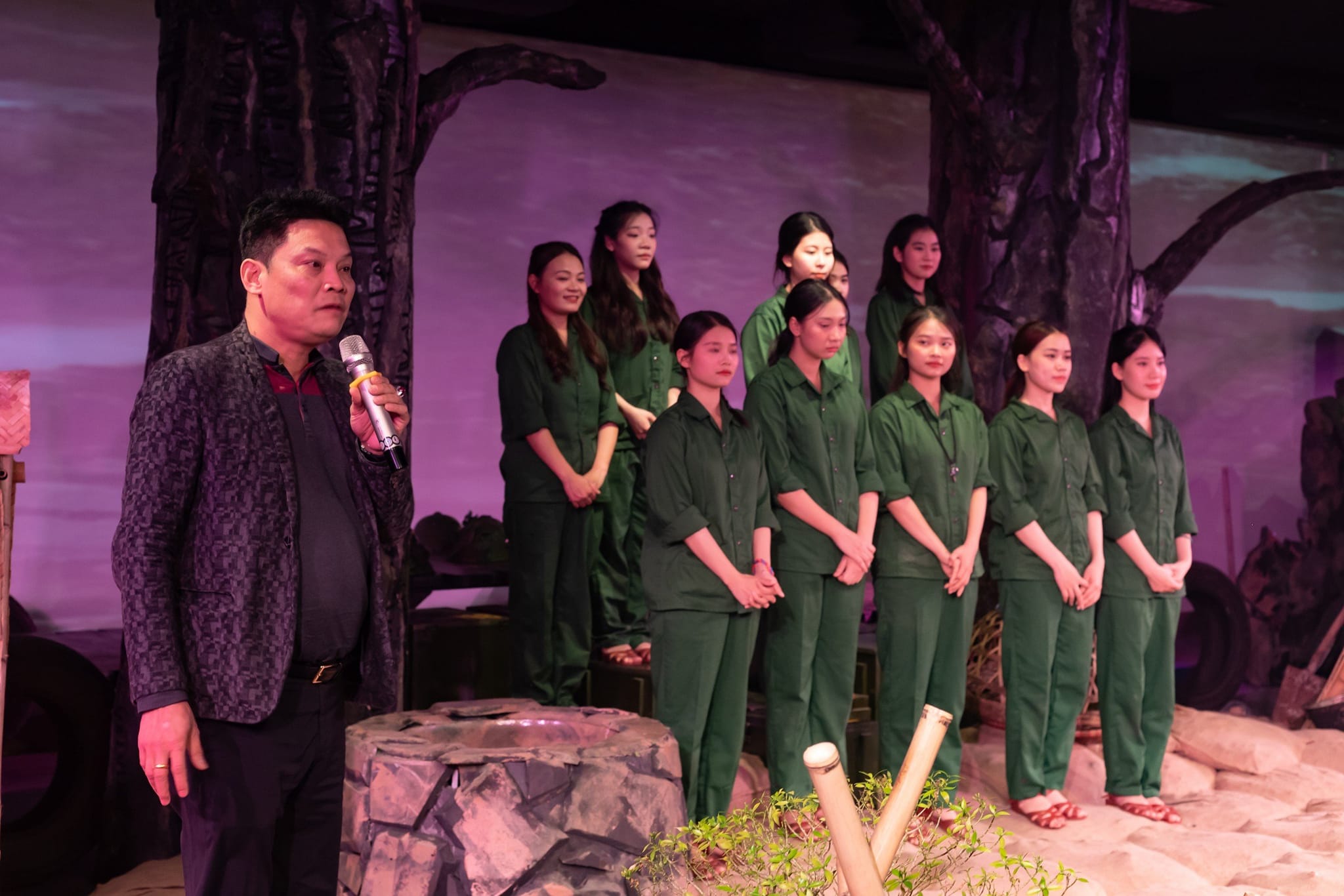  Kỷ niệm ngày 30/4 và 1/5, đến Bảo tàng Phụ nữ Việt Nam xem huyền thoại về 10 cô gãi Ngã ba Đồng Lộc  - Ảnh 1.