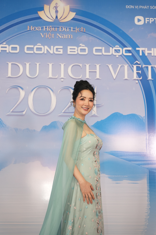Hoa hậu Đền Hùng Giáng My khoe vóc dáng tuổi ngoài 50, ngồi 'ghế nóng' cuộc thi nhan sắc- Ảnh 3.