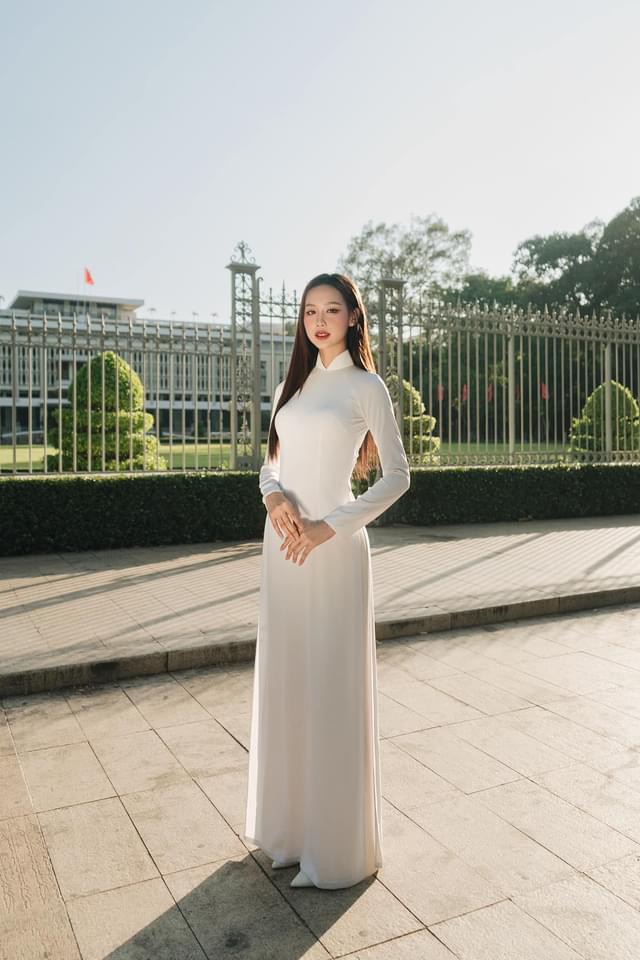 Hoa hậu Tiểu Vy, Bùi Quỳnh Hoa đồng loạt check-in địa điểm đặc biệt kỷ niệm 30/4- Ảnh 14.