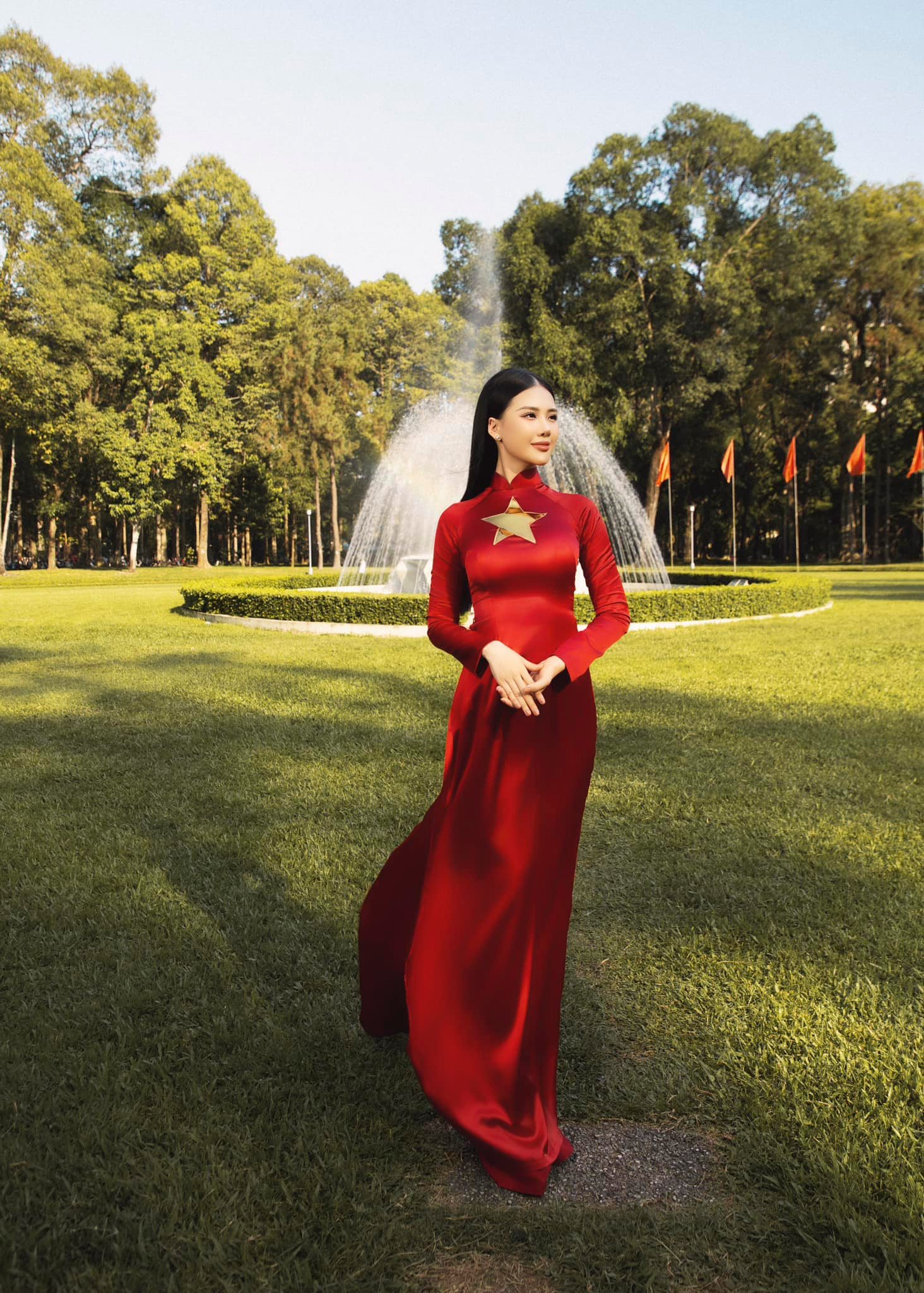 Hoa hậu Tiểu Vy, Bùi Quỳnh Hoa đồng loạt check-in địa điểm đặc biệt kỷ niệm 30/4- Ảnh 10.