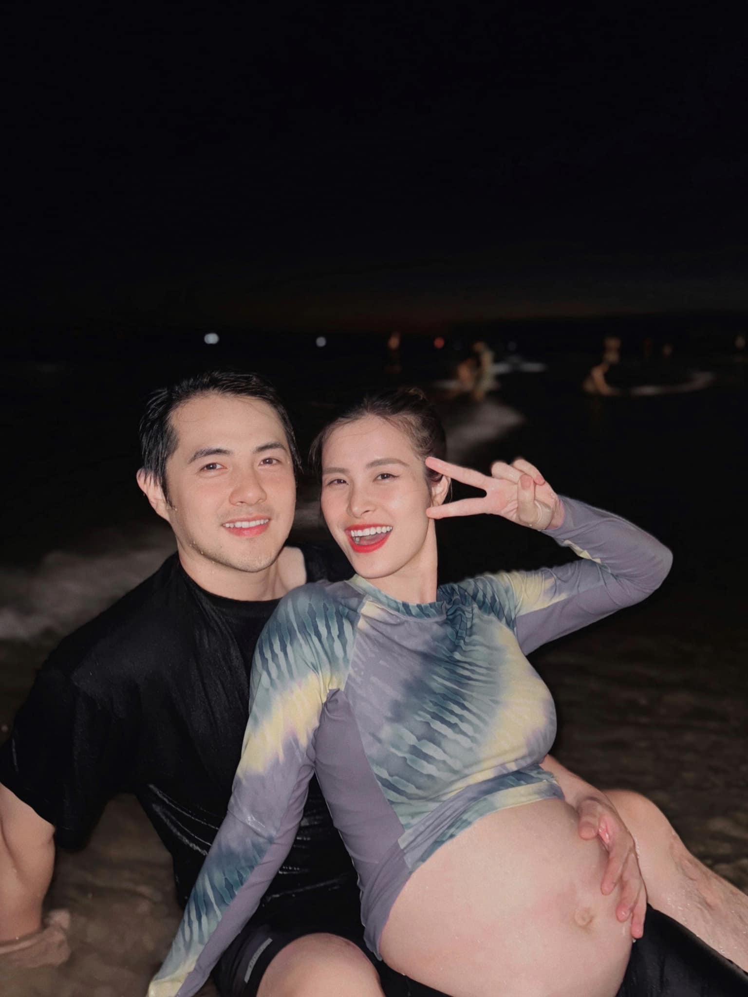 Sao Việt rộn ràng nghỉ lễ: Hoa hậu Đỗ Hà lộ diện giữa thông tin cưới thiếu gia, dàn người đẹp diện bikini 